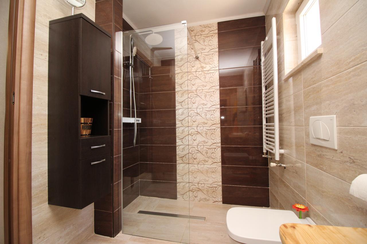 Villa Hrustika - Heated Pool, Jacuzzi & Sauna Gabonjin Ngoại thất bức ảnh