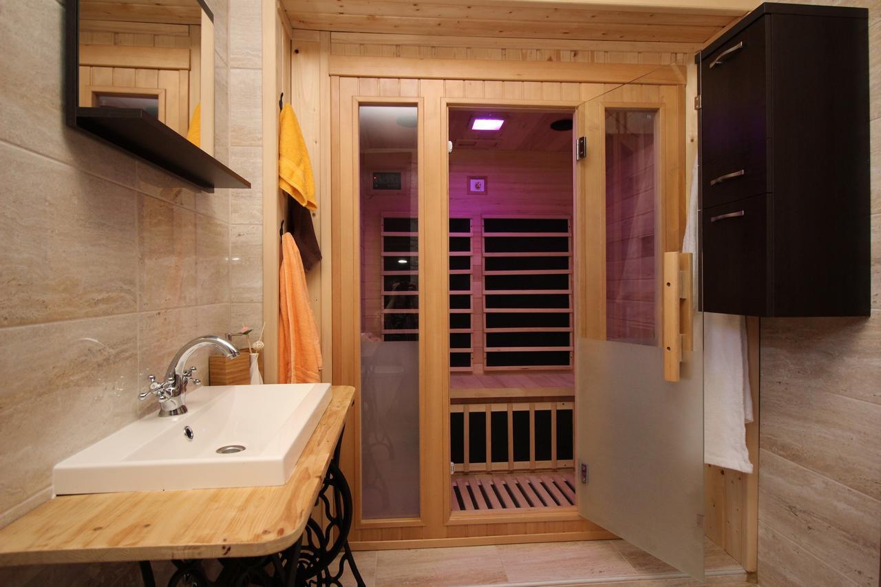 Villa Hrustika - Heated Pool, Jacuzzi & Sauna Gabonjin Ngoại thất bức ảnh